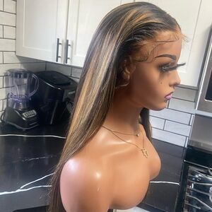 Human Hait Lace Front Wig
Will accept ALL REASONABLE OFFERS!